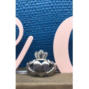 Women’s claddagh ring in stainless steel